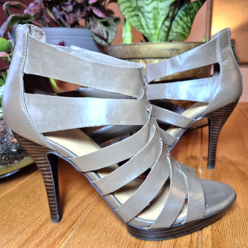 Nine West Gladiator Strappy Heels‎ - Size 7